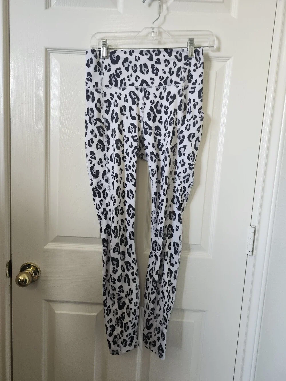 Fabletics Oasis White Leopard Print Leggings - Black Spot Pattern